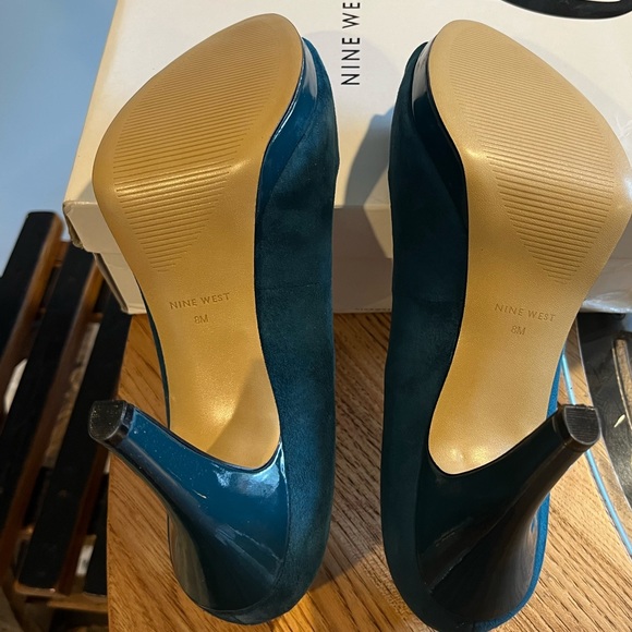 Nine West Green Suede dress Heels MINT Condition!!!- Size 8 - Picture 6 of 14